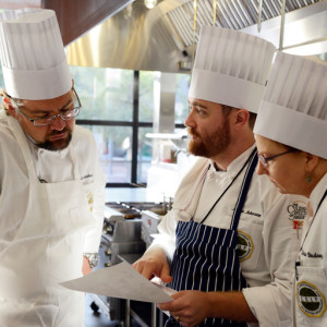 chefs_talking_512x2